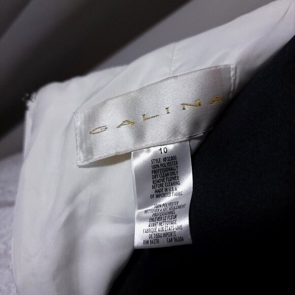 David's Bridal Galina Short and Strapless Bubble Hem White Formal Dress Size 10 - Picture 11 of 11